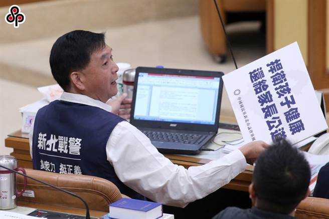 國民黨新北市議員林國春答詢時質疑綠委張宏陸謊報家屬4月份就有通報1999，強調這是假訊息，要求新北市警察局移送造謠者。(本報資料照)