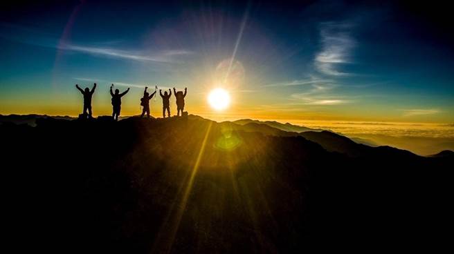 玉山主峰是国内外热门的登山路线，途中山屋排云山庄仅106床位，平均中籤率仅7.82％。（玉山国家公园提供／杨静茹南投传真）