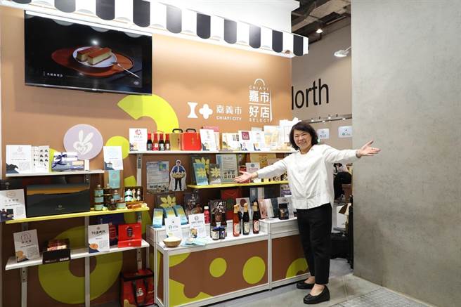 嘉義市長黃敏惠歡迎大家到台北食品展嘉義市專館品味獨嘉美食。（嘉義市政府提供／廖素慧嘉市傳真）