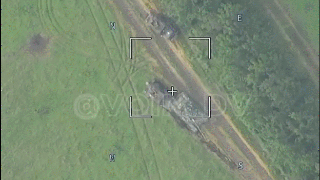 乌克兰的T-72坦克车组人员试图回收一辆美制M1224 MaxxPRO防地雷反伏击车，意外将其碾碎。（撷取自俄国防部）