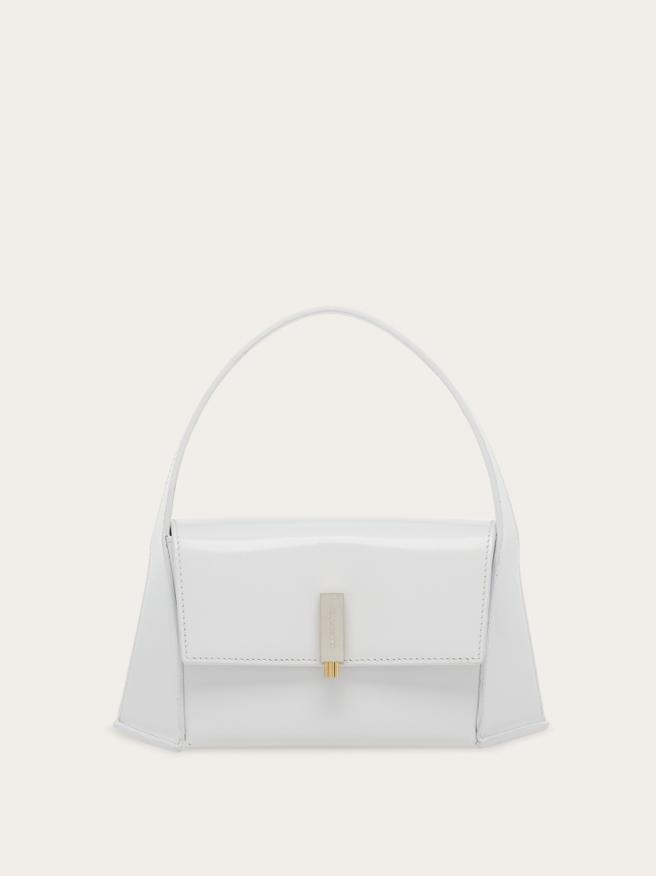 Ferragamo白色迷你Prisma手提包，5万9900元。（Ferragamo提供）