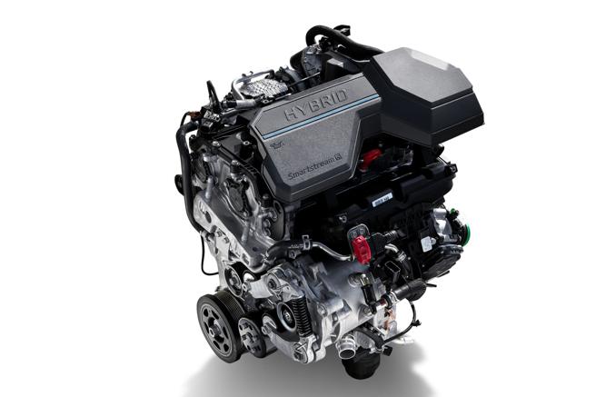 HYUNDAI Tucson L领先导入同级未曾出现的涡轮油电引擎组。（南阳实业提供）