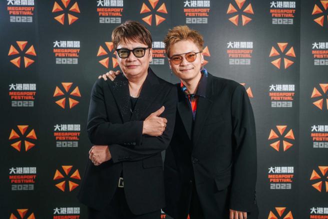 虽然现在跟袁小迪的相处像是兄弟，但黄浩庭坦言曾不喜欢爸爸的职业。（图／出日音乐提供）