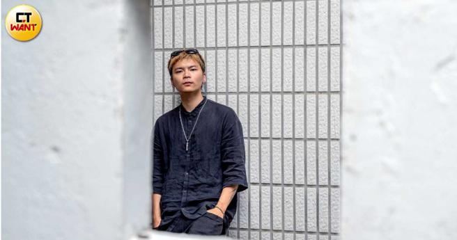 黄浩庭过去五音不全，为了发专辑特别学唱歌。（图／焦正德摄）