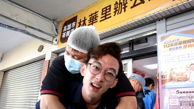 影片呈现警察平日为维护城市治安、交通秩序与市民安全，任劳任怨地默默坚守在各个工作岗位上的台湾水牛精神。(警方提供)