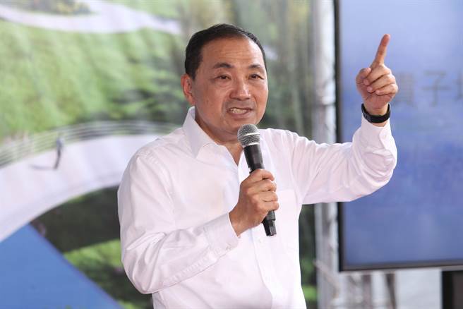 侯友宜在今天警察节向政府喊话，应该支持警察照顾人民。（黄世麒摄）