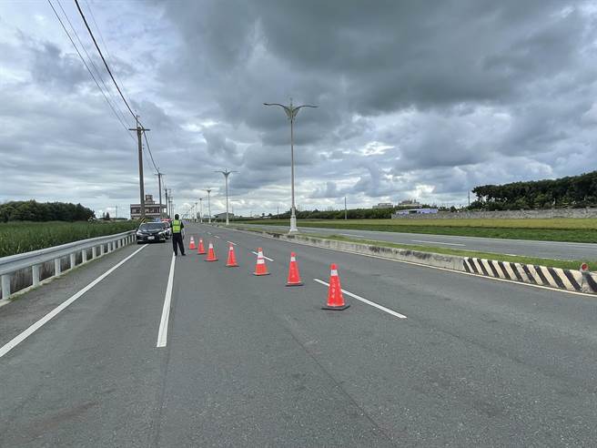雲153線東勢、麥寮段長約6公里又直又寬，途中28個交會路口常發生車禍，6年發生290件釀9死 。（周麗蘭攝）