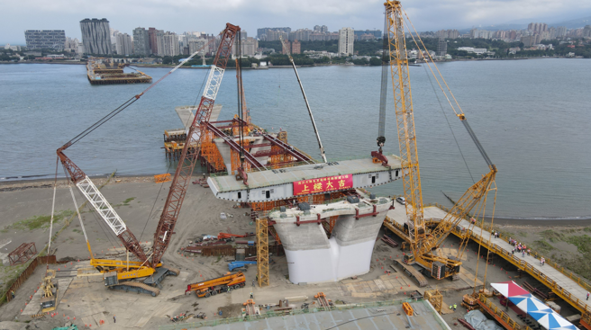 淡江大桥完工后将建构北台湾路网最后一块拼图，将打通北海岸任督二脉，完成新北海岸最后一哩路，预计在2024年底、2025年初完工。（图/交通部公路总局 提供）

