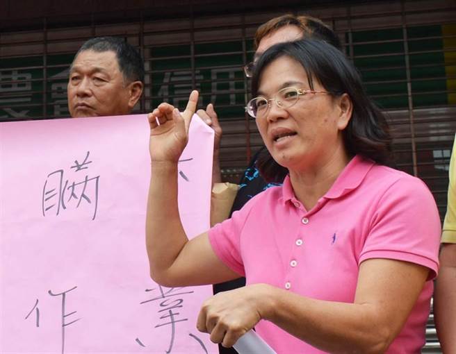 前万丹乡农会理事长的李丽卿因公粮弊案遭4年4个月徒刑确定，不料却在执行前落跑遭通缉，15日傍晚逮获，随即被发监执行。（本报资料照）