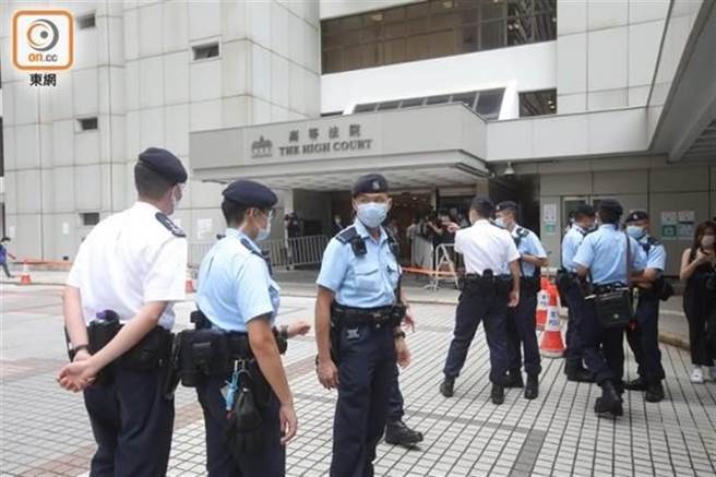 在日本留學的一名23歲香港女子因在社交平台發文支持香港獨立，今年3月返港時遭國安警拘捕。（示意圖／翻攝自香港東網）
