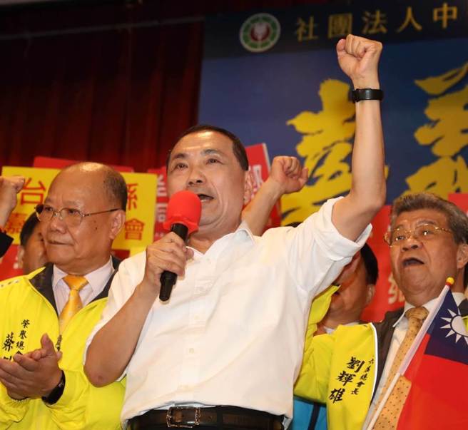 郭正亮认为，侯友宜(中)竞争总统大位，对价值、政策、路线要清楚表态。（中时资料照／刘宗龙摄）