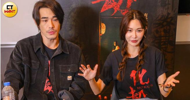 黄腾浩在鬼片《化劫》中跟曾莞婷饰演夫妻，现实生活中两人则都是单身。（图／赵文彬摄）