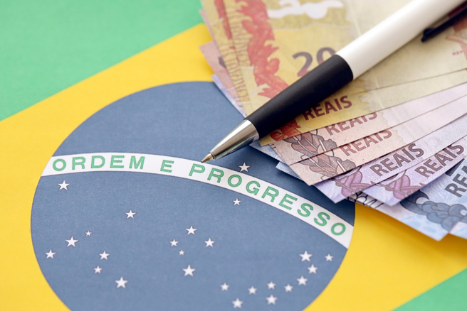 信評機構標準普爾14日將巴西的信用評級展望從「穩定」變為「積極」。（示意圖／shutterstock）