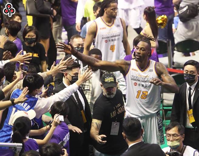 日前有国内职业篮球队邀请NBA球星魔兽来台参与赛事，但在赛事前夕却应身体不适临时未能出赛、引发球迷不满。（报系资料照）