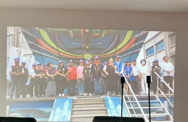 花蓮縣議會今天播放影片，指責縣長徐榛蔚在富里鄉長候選人造勢活動上，抨擊議員阻擋議案審查。（縣議會提供／王志偉花蓮傳真）