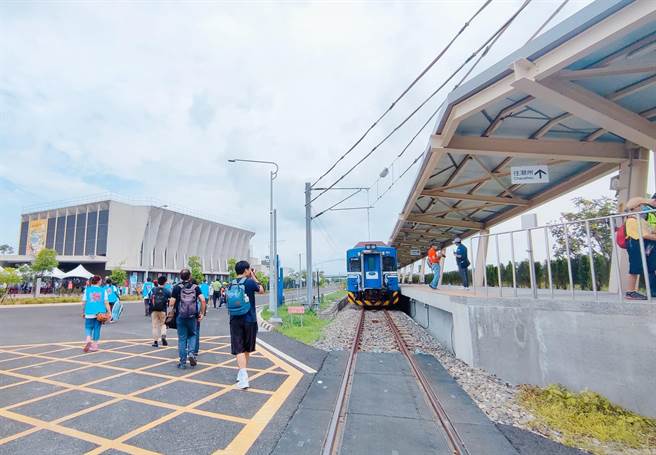 上周潮州镇公所与屏东市公所携手向台铁申请专车，带千名民眾驶进潮州铁道园区，揭开「南方小站」的神秘面纱。（蔡奕臻提供／谢佳潾屏东传真）