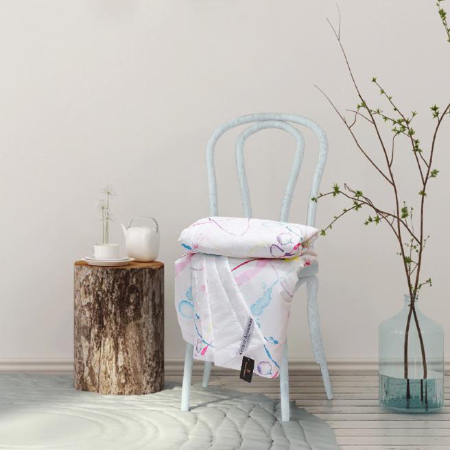 Global Mall環球Online推金安德森「精梳純棉涼被-馬賽」原價2990元、優惠價990元。（ Global Mall提供 ）