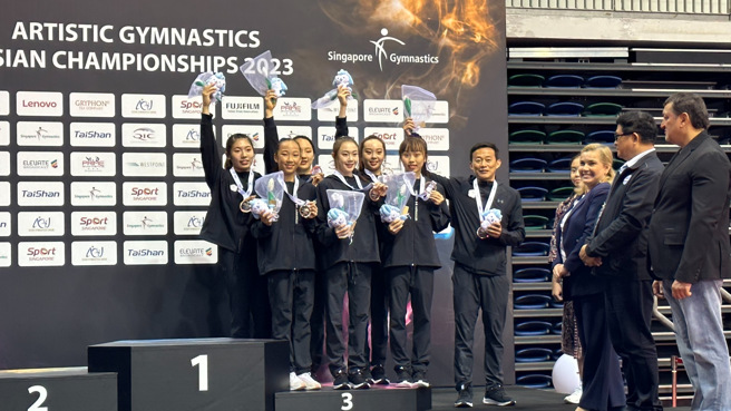 中华女子体操队在新加坡亚锦赛获得女子成队铜牌，并且取得世锦赛入场券。(中华民国体操协会提供)