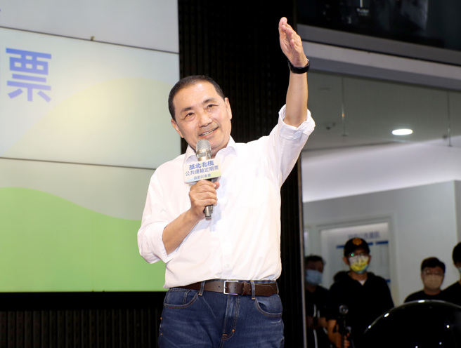 2024總統大選時間逐漸逼近，前立委沈富雄表示，他的錦囊秘笈藏3個人，他們如果能夠出面幫忙侯友宜（圖），侯友宜可以轉危為安。（資料照）