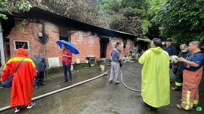 新北市三峡一处砖造平房清晨发生火警，屋主在现场发现已经成为焦尸。（警方提供）