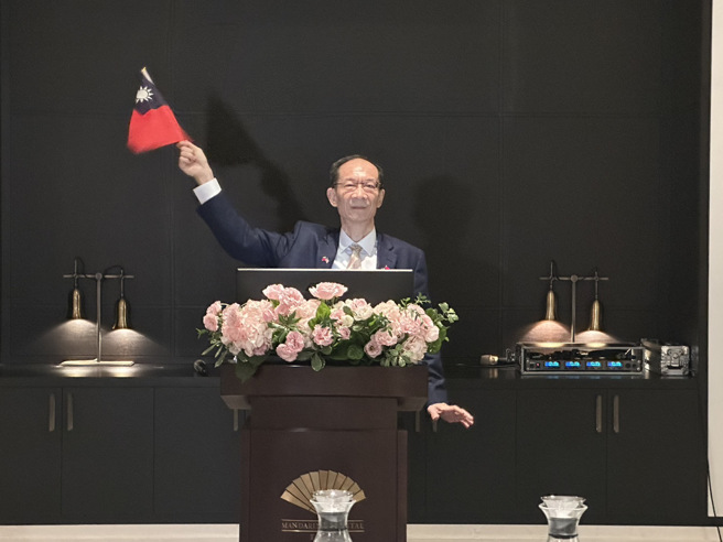 张晁烽表示，今天将会正式发表参选宣言，并开展竞选活动。他希望能够获得选民的支持，以实现他对中华民国和平的美好未来愿景。(戴志扬翻摄)