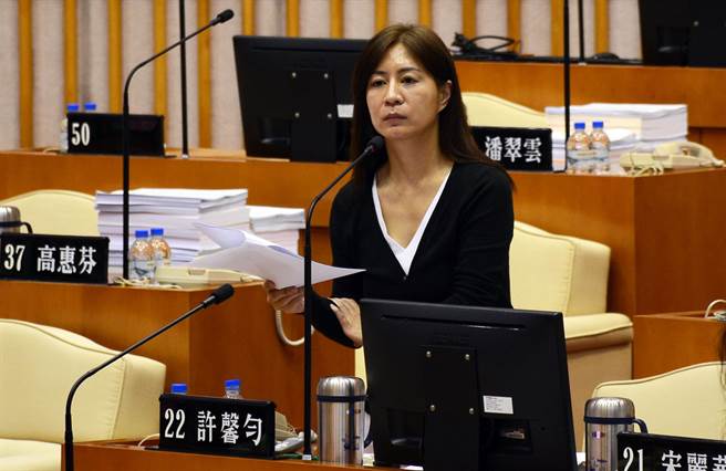 屏縣美女議員造勢遭騷擾，轟警方辦案速度慢半拍。(林和生攝)