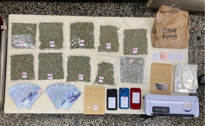 警方查扣毒品现金等相关证物。（翻摄照片／高雄洪靖宜传真）