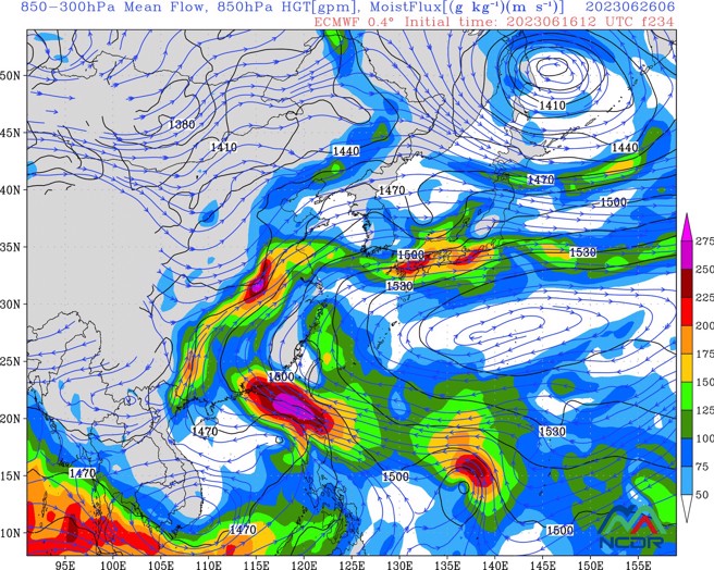 日本南方有一白色区块为太平洋高压的势力，开始往北调整，通常这个情况下就象徵正式进入夏季。（翻摄《国家灾害防救科技中心》）