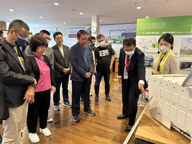 苗栗县长锺东锦率领县府团队赴福岛氢能研究中心取经。（苗栗县政府提供／谢明俊苗栗传真）