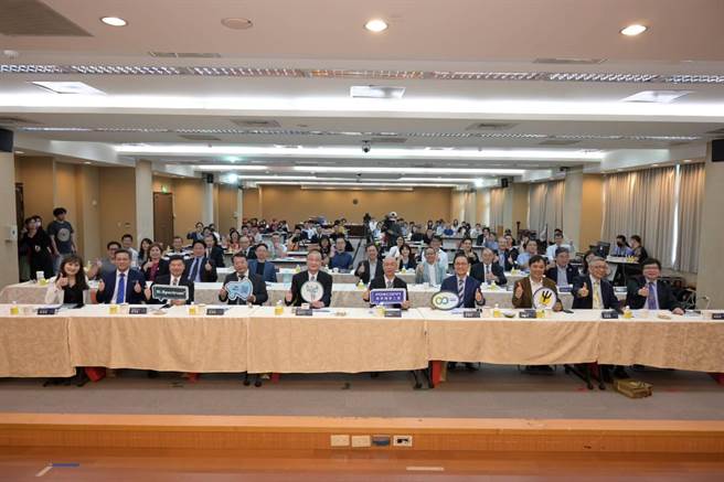 「2023 H.Spectrum＋看见生医产业大未来国际论坛」，邀请多位国际重量级人士及新创团队出席。（主办单位提供）