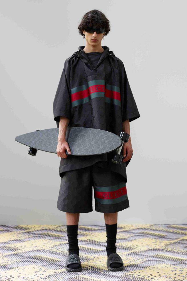 Gucci 2024春夏男装系列，以品牌檔案库汲取灵感，融入1960-70年代流行文化元素如滑板、滑板装。（Gucci提供）
