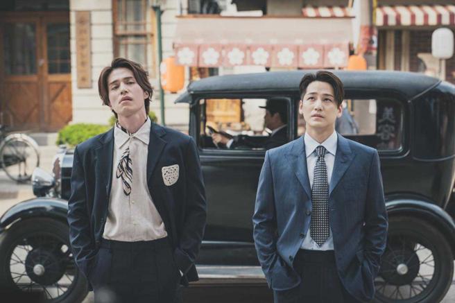 李栋旭（左）太忙，金汎不愿把妹妹介绍给他。（图／取自金汎IG）