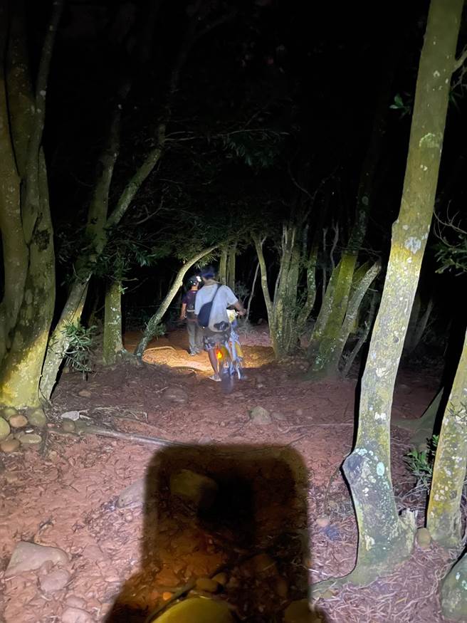 男子从台中沙鹿区骑YouBike一路骑到苗栗县三义乡。（民眾提供／李京升苗栗传真）