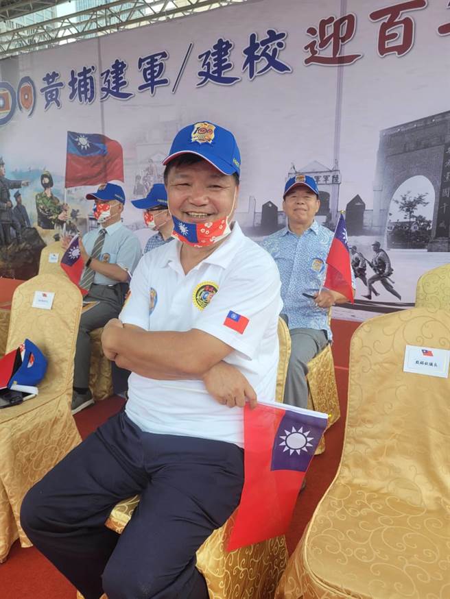 退辅会副主委李文忠（前），前国安局长杨国强（后），上午参加庆祝黄埔建军百年活动。吕昭隆摄