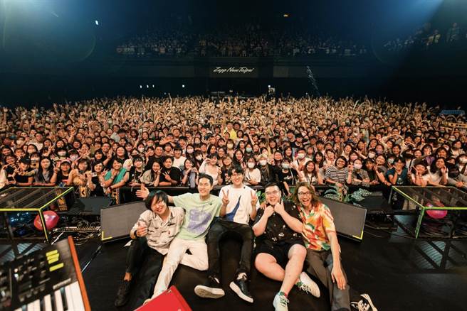 宇宙人在台北首场演唱会带来精彩演出。（相信音乐提供）