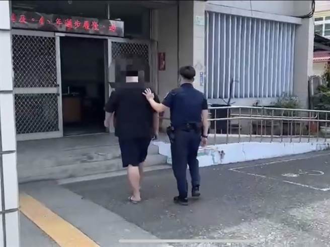 騎士派出所前囂張嗆聲酒駕，一小時後遭鎖定落漆被逮。(警方提供)