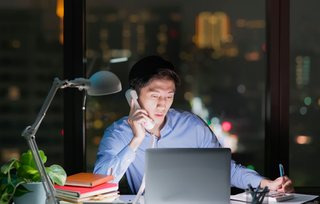 Three Micro-Fitness Movements for Office Workers to Combat the Harm of Sitting for a Long Time