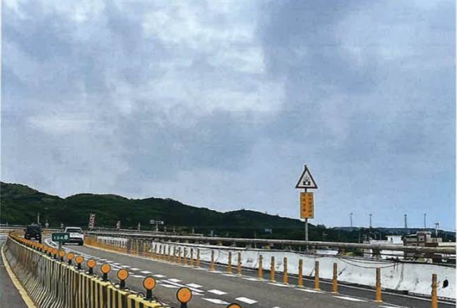 61线西滨快速道路104公里至107公里，因为桥梁改工程，经常发生车祸事故，警方将设非固定式测速照相。（竹南警分局提供／李京升苗栗传真）