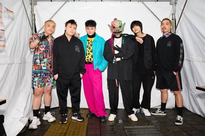 許富凱與血肉果汁機合作推出〈伊的身邊已經有別人2023〉。（凱聲影藝提供）