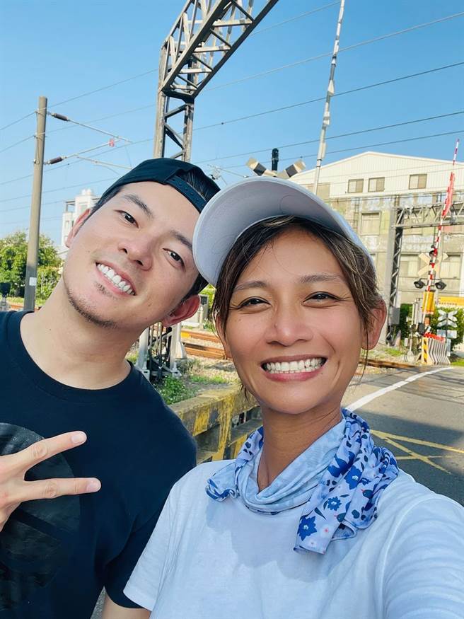 宥胜经常在社群爱与老婆慈惠合照。（翻摄自脸书）