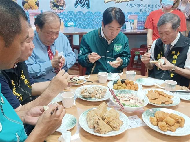 澎湖县政府特别准备澎湖风味餐。（许逸民摄）