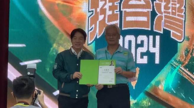 已退出民进党和政坛多年的前县长高植澎医生，今天不但出席，还出任澎湖信赖台湾之友会荣誉理事长。（许逸民摄）