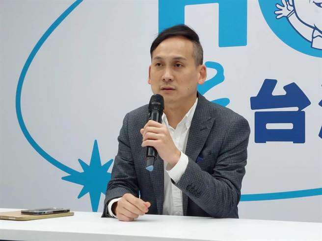 国民党立委参选人、新北市议员叶元之因代班主持网路节目，访问苗博雅引发争议。（陈慰慈摄）