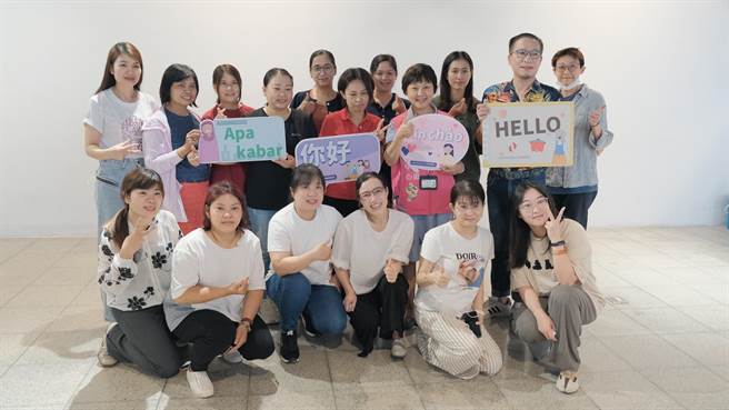 桃园开办新住民生活适应班，并加入「新住民辅导员」一起陪伴学员。(社会局提供／蔡依珍桃园传真)
