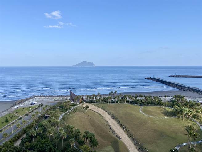 乌石渔港为渔业署第一件BOT＋OT案，连大乌石港渡假村公司投入逾40亿元建设带动当地休閒产业，且协助代管维护部分渔港环境，获得「公私协力奖」。（吴佩蓉摄）