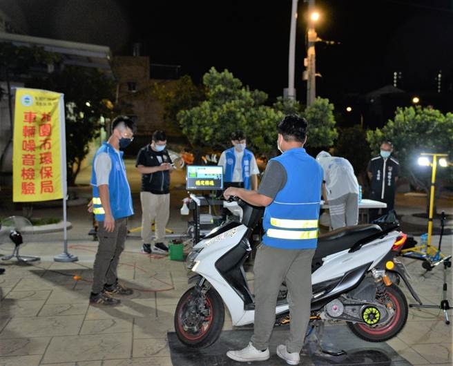 「环警联合稽查拦检」频率从每周3次增加到6次，时间也从22点延长至23点，取缔成效为专案执行前的2.55倍。(市府提供／蔡依珍桃园传真)