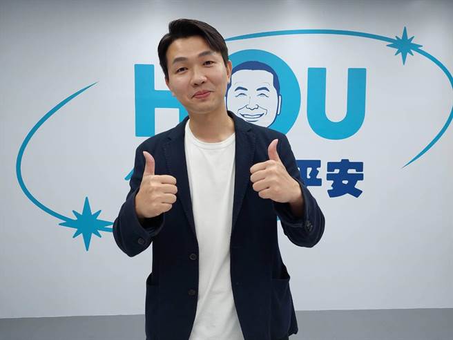 国民党新北市议员吕家恺酸民进党，「每日一句，隔日忘记」，如今连自己造了哪些谣都忘记，最该对全国军公教道歉的就是这些绿营人士们。（陈慰慈摄）