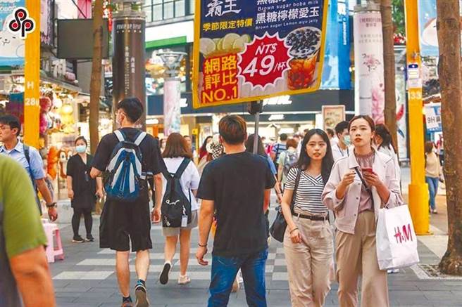 明年基本工資有望連8漲。（本報系資料照）