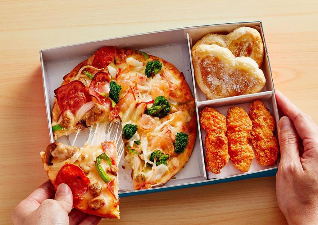 （達美樂MyBOX推出雙拼口味披薩，且有500種不同選擇。圖／台灣達美樂提供）