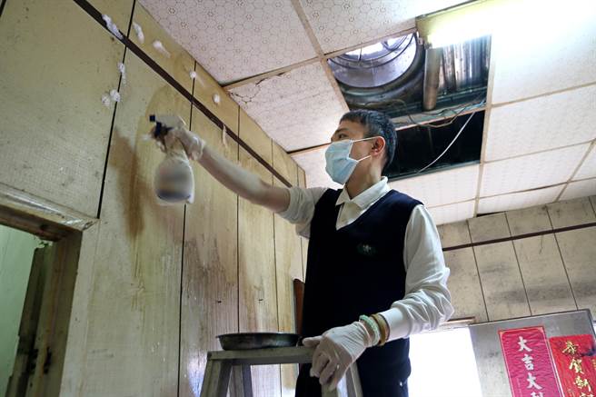 夏天是换季打扫家中环境时节，但近来却连续发生民眾误把同样具有清洁力的漂白水与清洁剂混用，意外出现氯中毒的情形。（慈济医院提供／王志伟花莲报导）